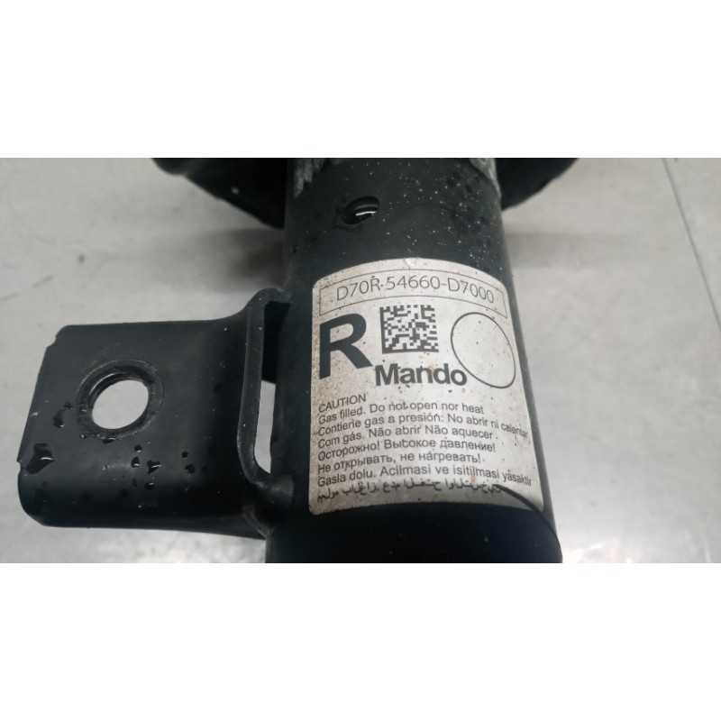 HYUNDAI RIGHT FRONT SHOCK ASSORBER HYUNDAI Tucson 2015>2018 used