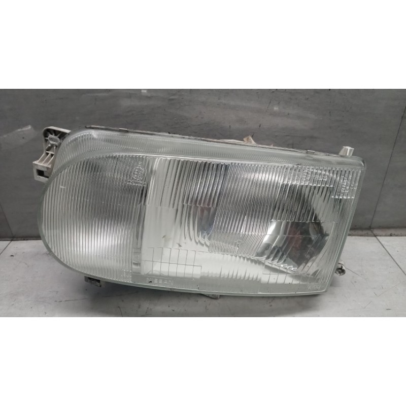 NISSAN FARO ANTERIORE SINISTRO NISSAN Serena 1991>1999 usato