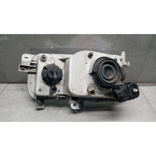 FARO ANTERIORE DESTRO NISSAN Serena 1991>1999 usato