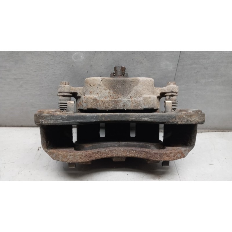 ISUZU PINZA POSTERIORE DESTRA ISUZU N2R usato