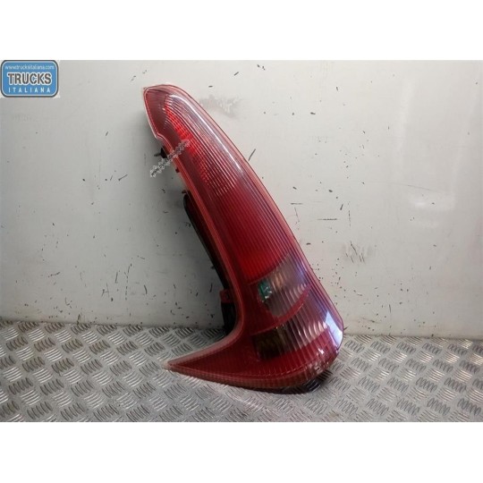 FARO POSTERIORE ESTERNO SINISTRO PEUGEOT 206 2003>2012 usato