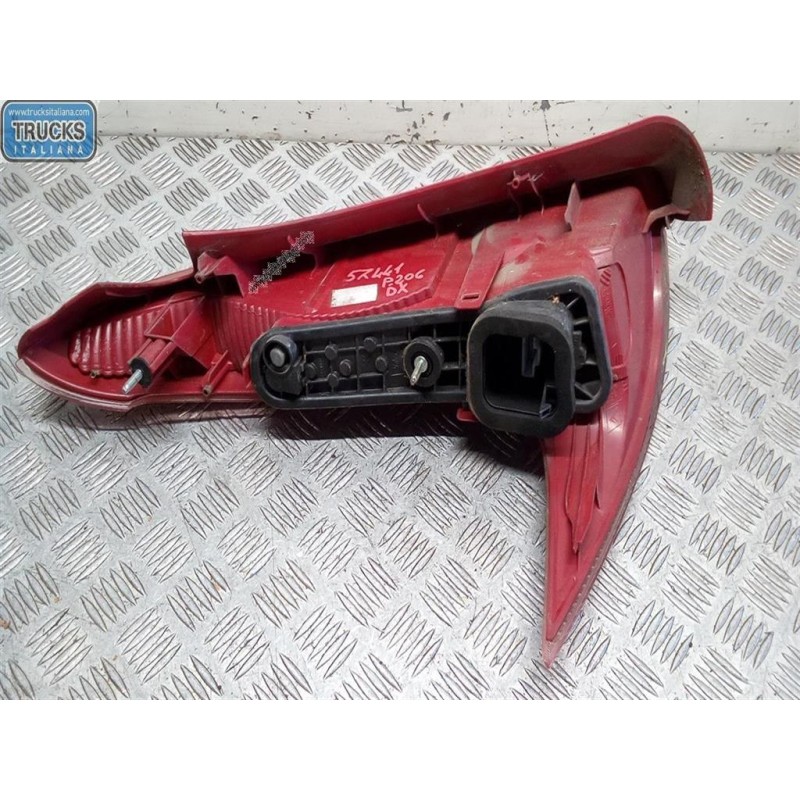 PEUGEOT FARO POSTERIORE ESTERNO DESTRO PEUGEOT 206 2003>2012 usato