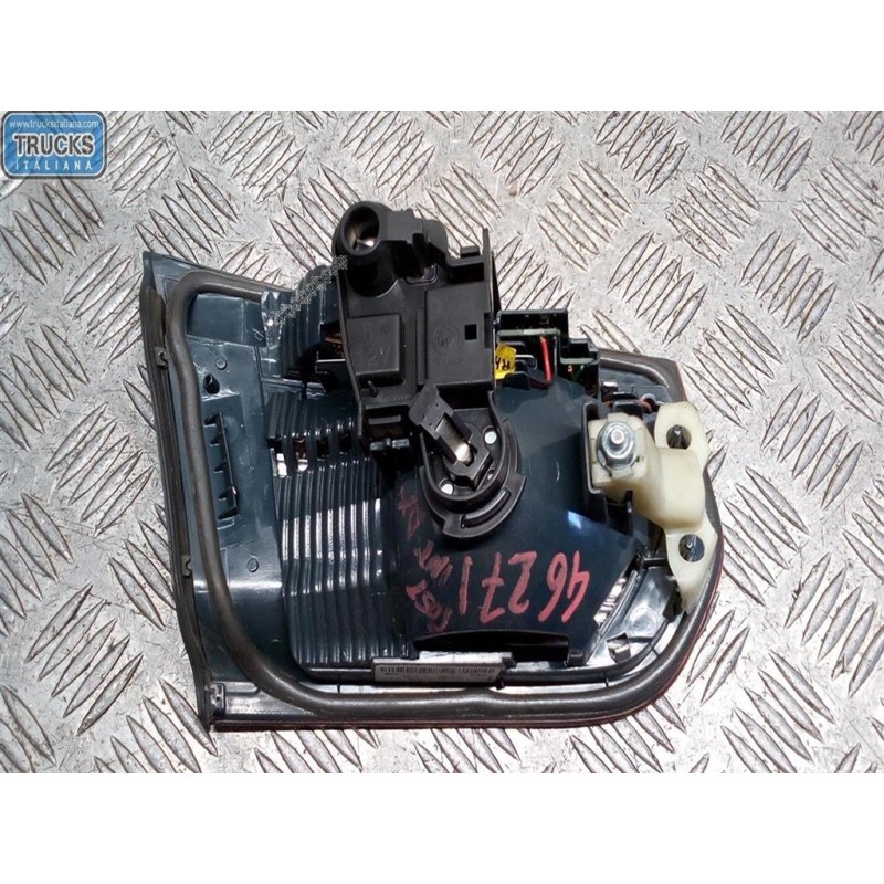 BMW FARO POST INTERNO LED DESTRO BMW Serie 3 (F31) SW 2011> usato