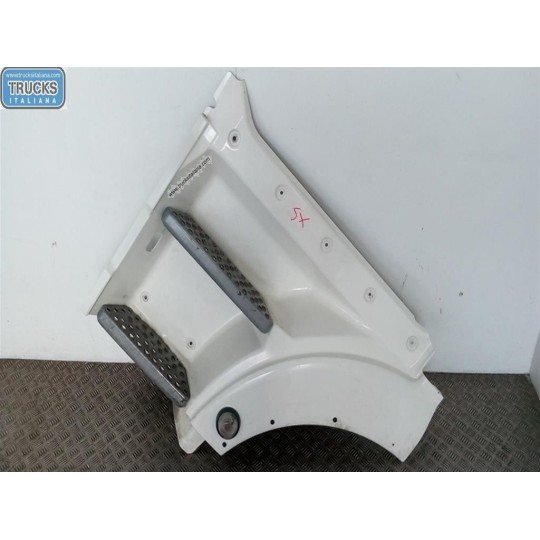 LEFT FRONT MUDGUARD  MAN TGX  used