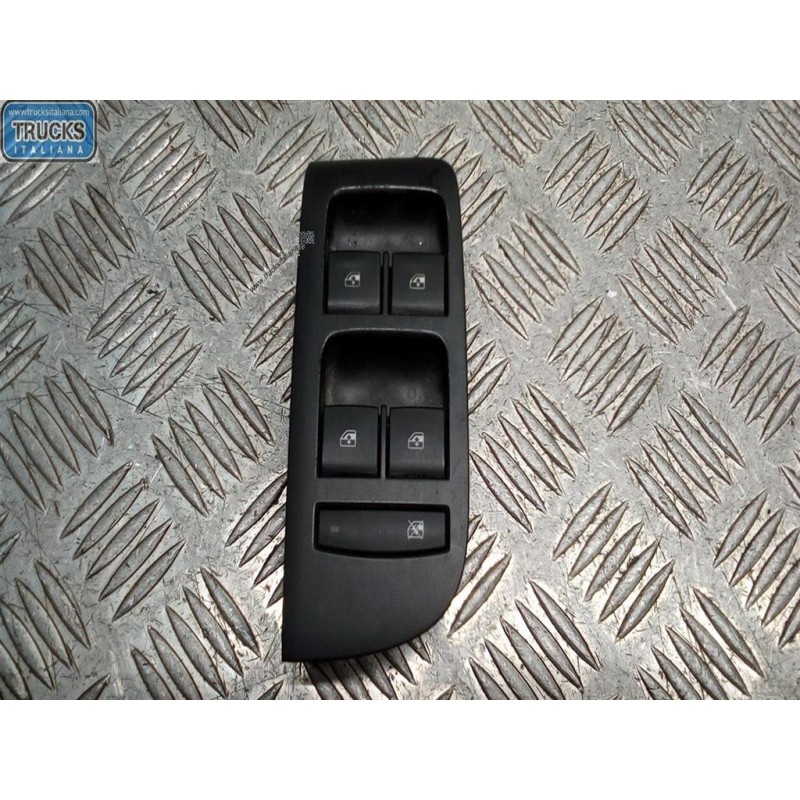 OPEL INTERRUTTORI E PULSANTI ALZAVETRI OPEL Zafira C 2011>2016 usato