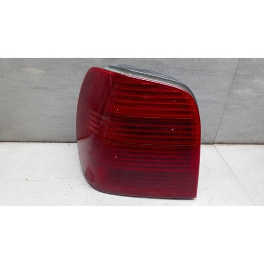 FARO POSTERIORE ESTERNO SINISTRO VOLKSWAGEN Polo 1999>2001 usato