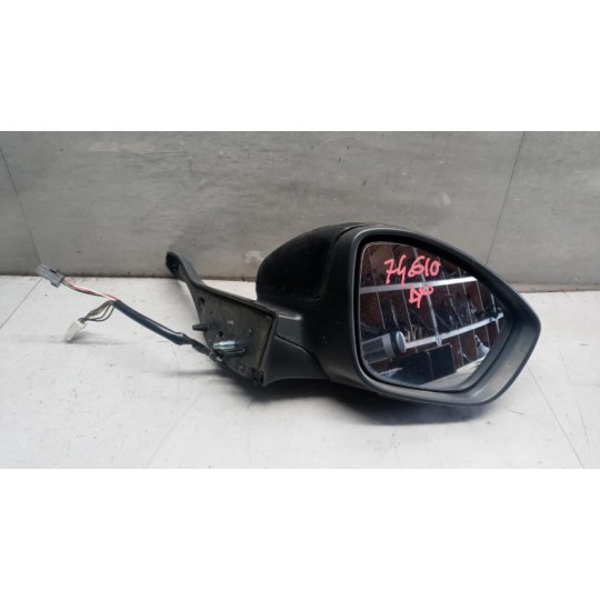 RETROVISORE ELETTRICO DESTRO PEUGEOT 208 2012>2015 usato