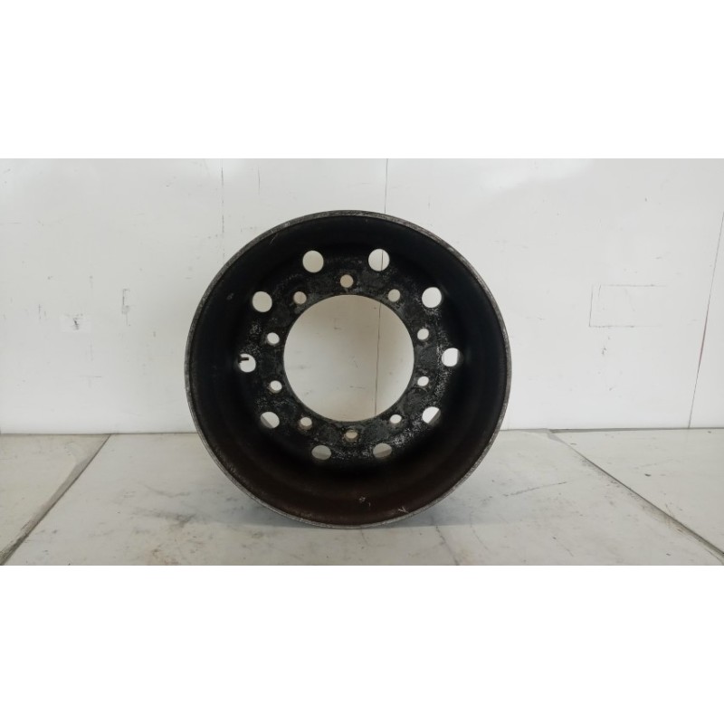 . CERCHIO RUOTA IN LEGA . . usato