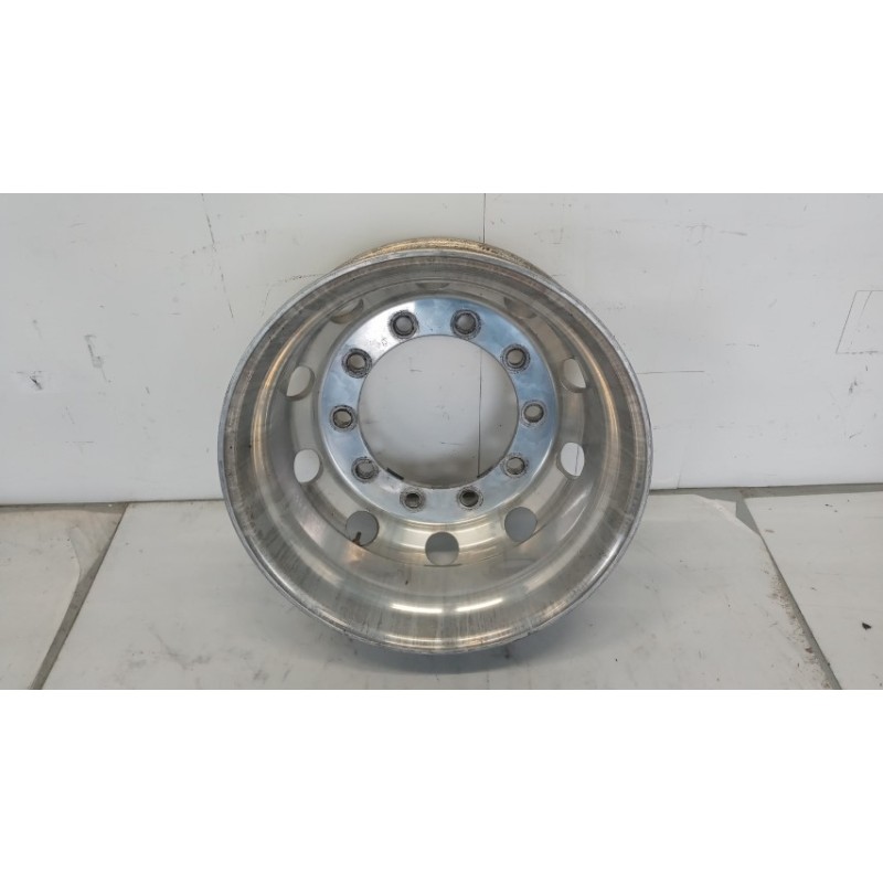 . CERCHIO RUOTA IN LEGA . . usato