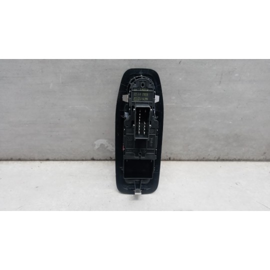 INTERRUTTORI E PULSANTI ALZAVETRI PEUGEOT 208 2015>2019 usato