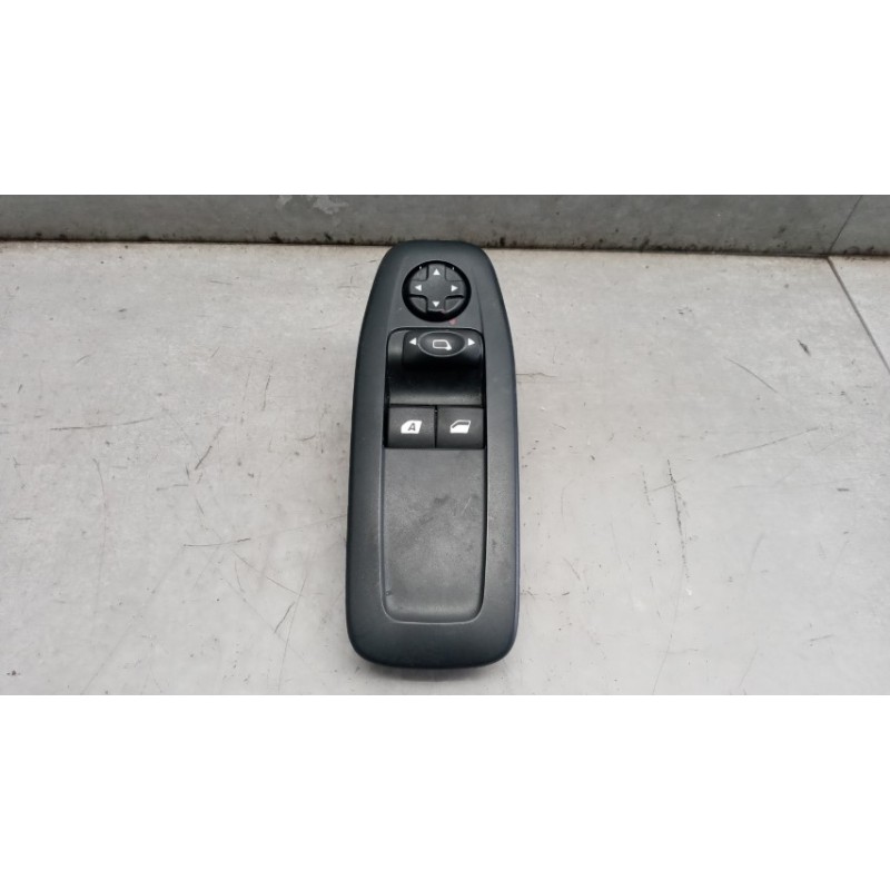 PEUGEOT INTERRUTTORI E PULSANTI ALZAVETRI PEUGEOT 208 2015>2019 usato