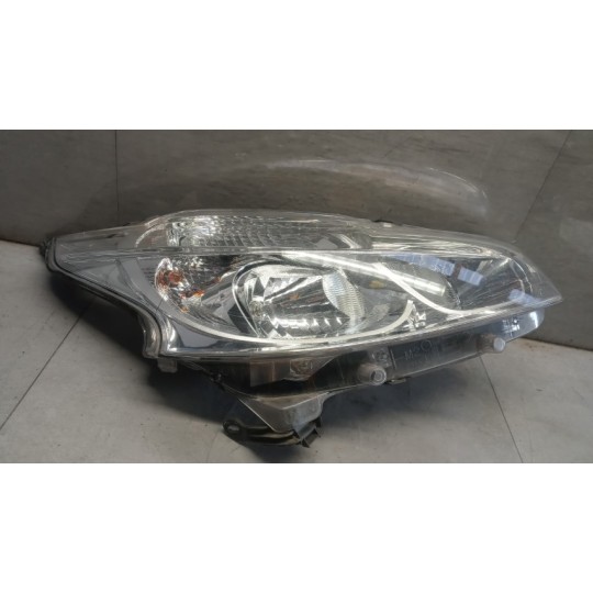 RIGHT HEADLIGHT PEUGEOT 208 2015>2019 used