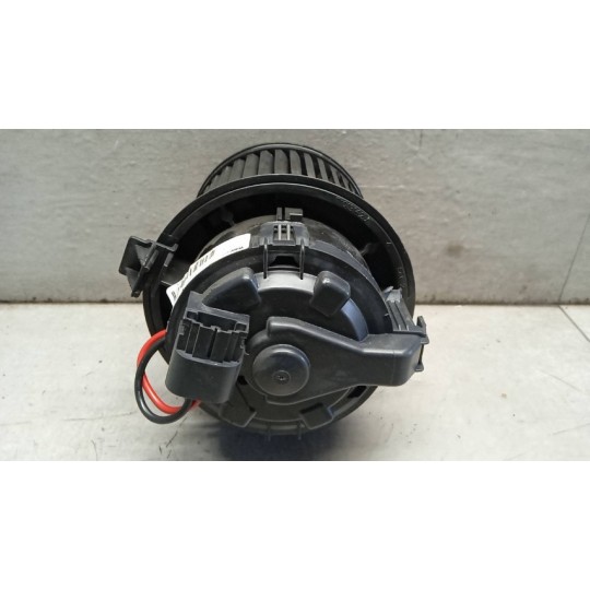 MOTORINO VENTILAZIONE INTERNA PEUGEOT 208 2012>2015 usato