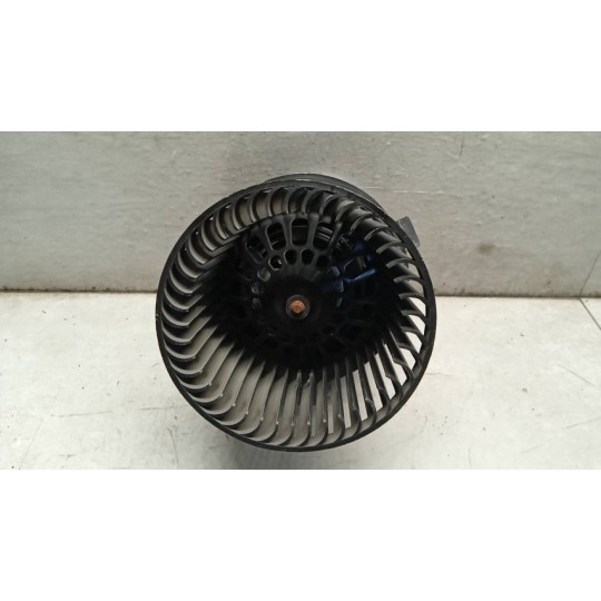 MOTORINO VENTILAZIONE INTERNA PEUGEOT 208 2012>2015 usato