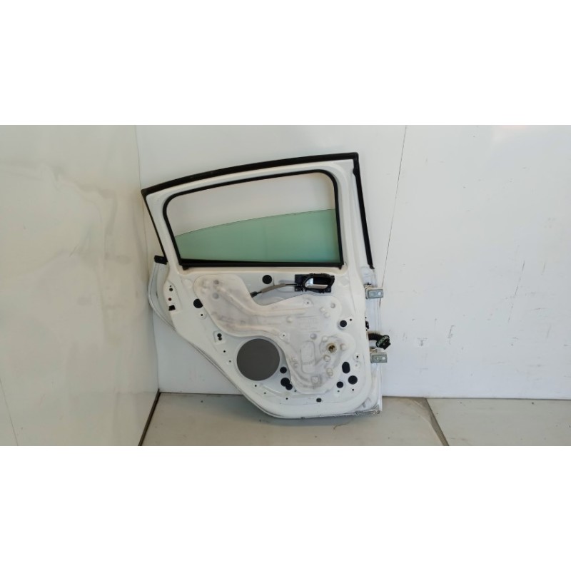 PEUGEOT PORTA POSTERIORE SINISTRA PEUGEOT 208 2015>2019 usato