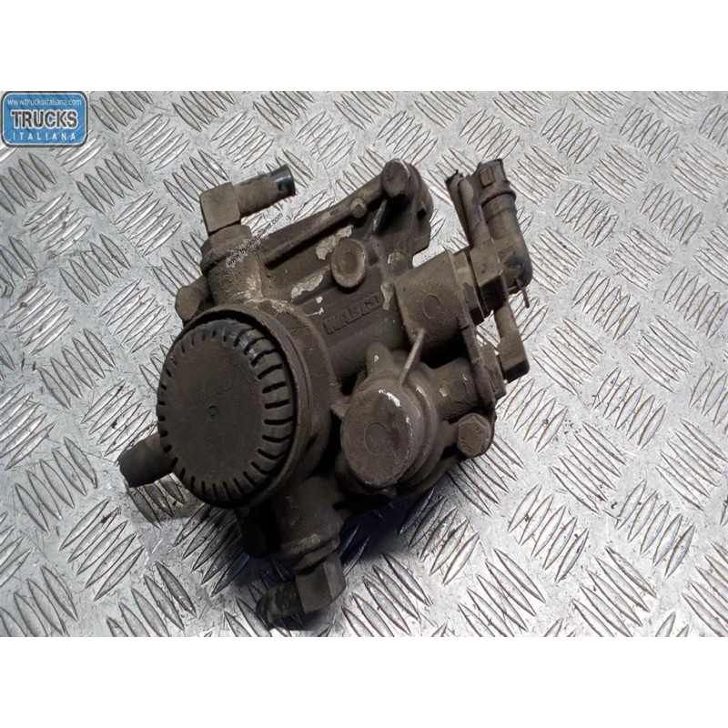 DAF VARIE FRENI 2 DAF XF105 usato