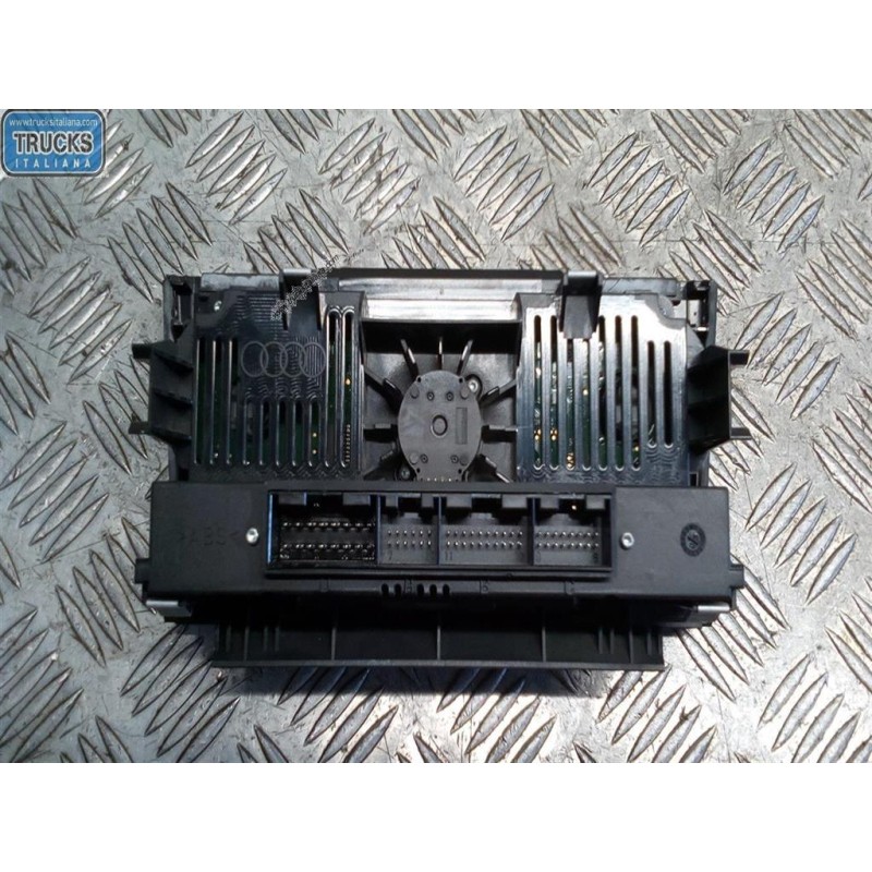 AUDI CENTRALINA CLIMATIZZATORE AUDI A3 Sportback 2005>2008 usato