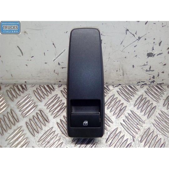 INTERRUTTORI E PULSANTI ALZAVETRI MAN TGX  usato