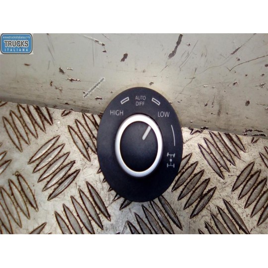 INTERRUTTORI E PULSANTI ABITACOLO VOLKSWAGEN Touareg 2002>2007 usato