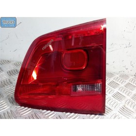 RIGHT REAR LIGHT ON BACK...