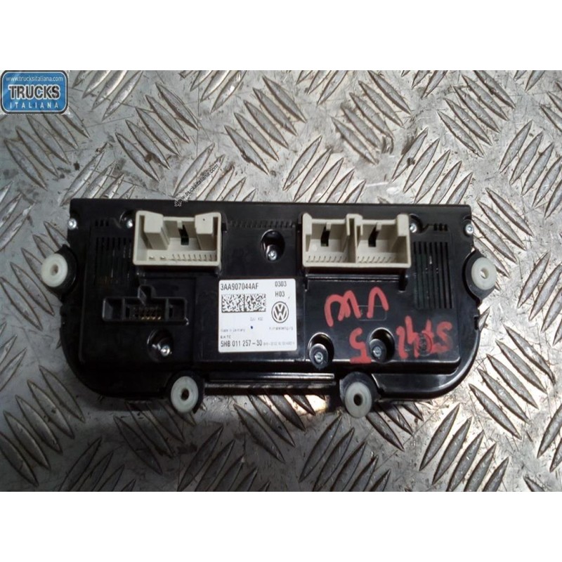 VOLKSWAGEN AC CONTROL UNIT VOLKSWAGEN Touran 2010> used