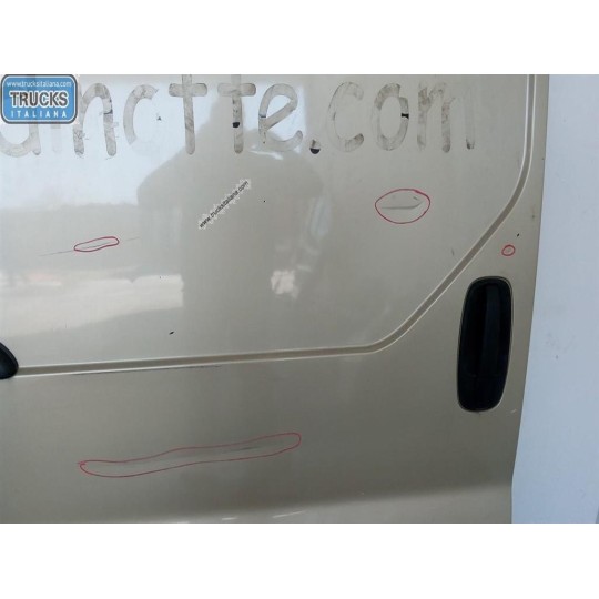 PORTACARICO SCORREVOLE DESTRO NISSAN Van Primastar 2002> usato