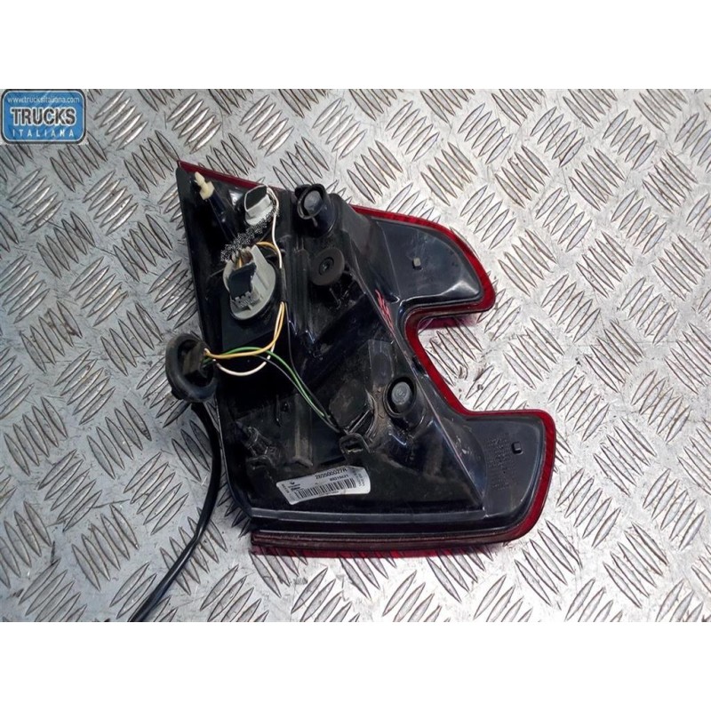 RENAULT FARO POSTERIORE INTERNO DESTRO RENAULT Megane 2014>2016 usato