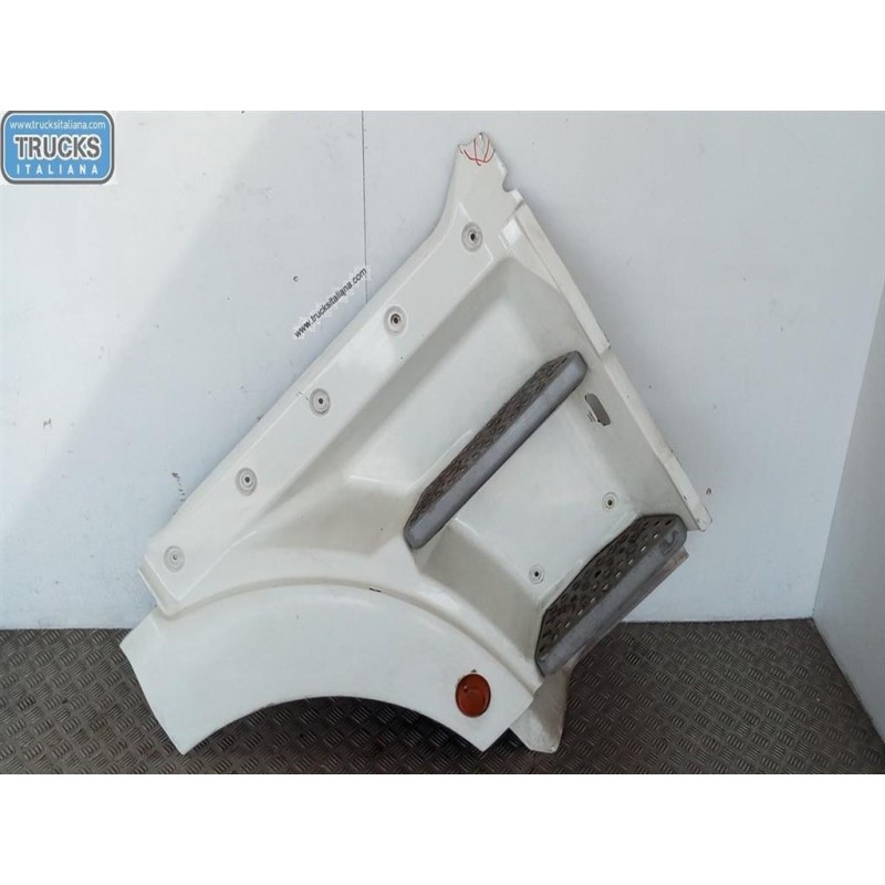 MAN PARAFANGO ANTERIORE DESTRO MAN TG-A 2000>2007 usato