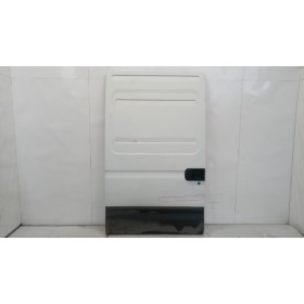 RIGHT SIDE SLIDING DOOR...