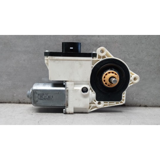 FRONT RIGHT POWERED WINDOWS  MAN TGS used