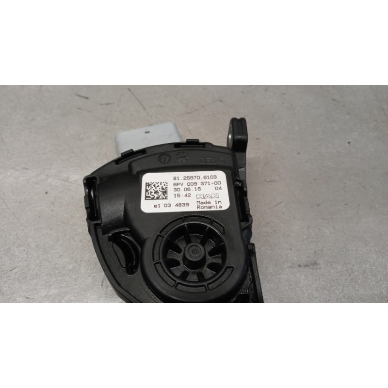 MAN ELETRONIC THROTTLE PEDAL  MAN TGS used