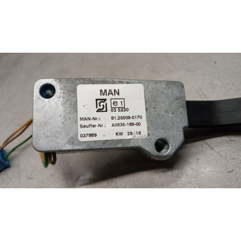 MAN VARIOUS SWITCHES AND BUTTONS C  MAN TGS used