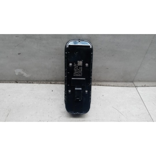 INTERRUTTORI E PULSANTI ALZAVETRI MERCEDES-BENZ Classe A (W177) 2018> usato