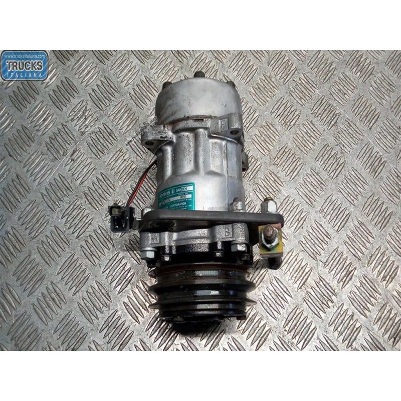 RENAULT truck AIR CONDITIONER COMPRESSOR RENAULT truck Premium 1996>2005 used