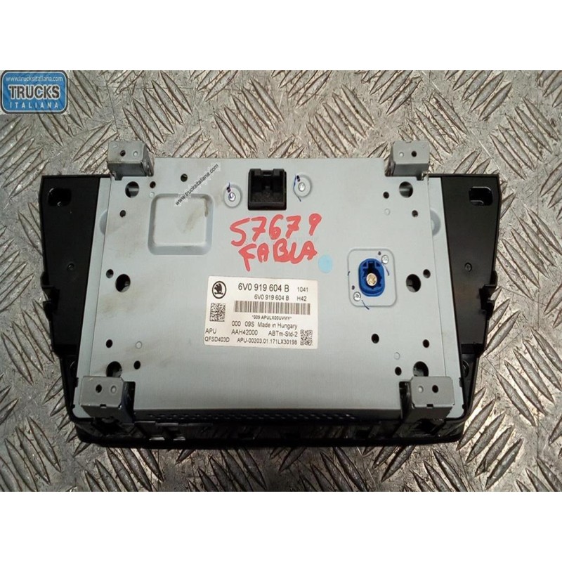 SKODA CAR RADIO SKODA Fabia 2014> (NJ) used