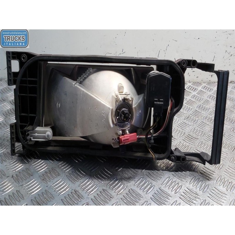 SCANIA FARO ANTERIORE DESTRO SCANIA Serie R 2005> usato