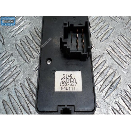 INTERRUTTORI E PULSANTI ABITACOLO SCANIA Serie R 2005> usato