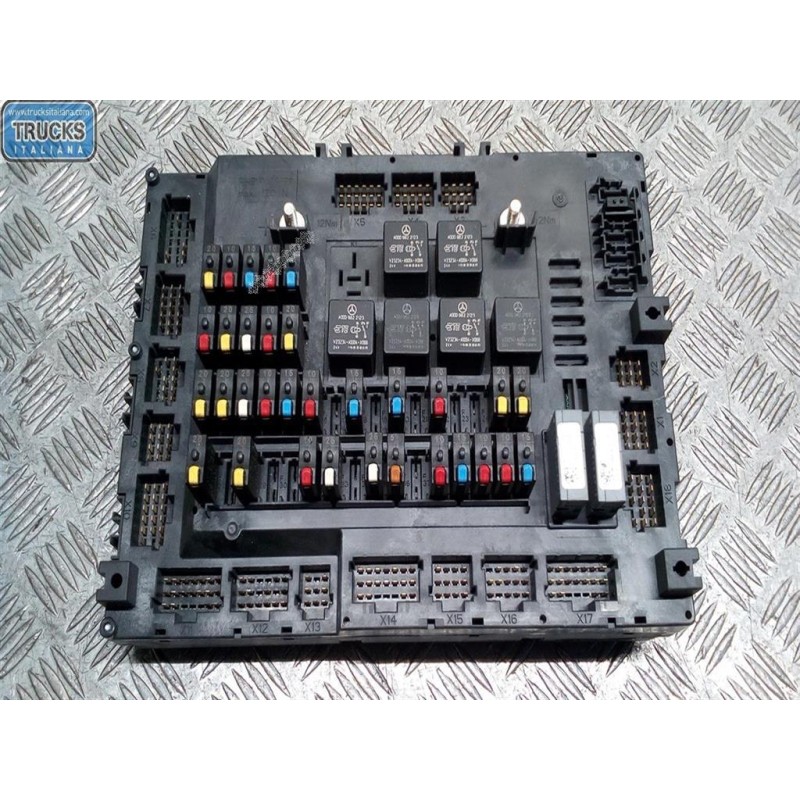MERCEDES-BENZ truck SCATOLA FUSIBILI MERCEDES-BENZ truck Actros euro 6 2014>2021 usato