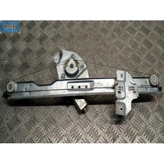 ALZA VETRI ANTERIORI SINISTRO DACIA Duster 2010>2013 usato