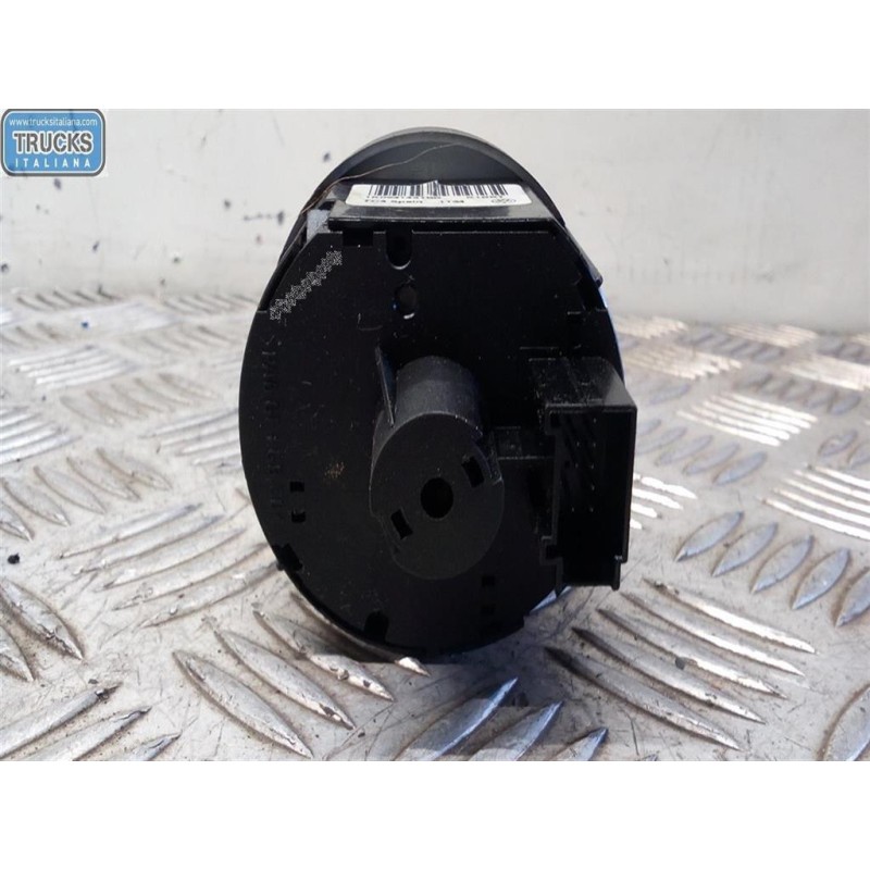 VOLKSWAGEN van BLOCK LOGHTS  VOLKSWAGEN van Caddy 2010>2015 used