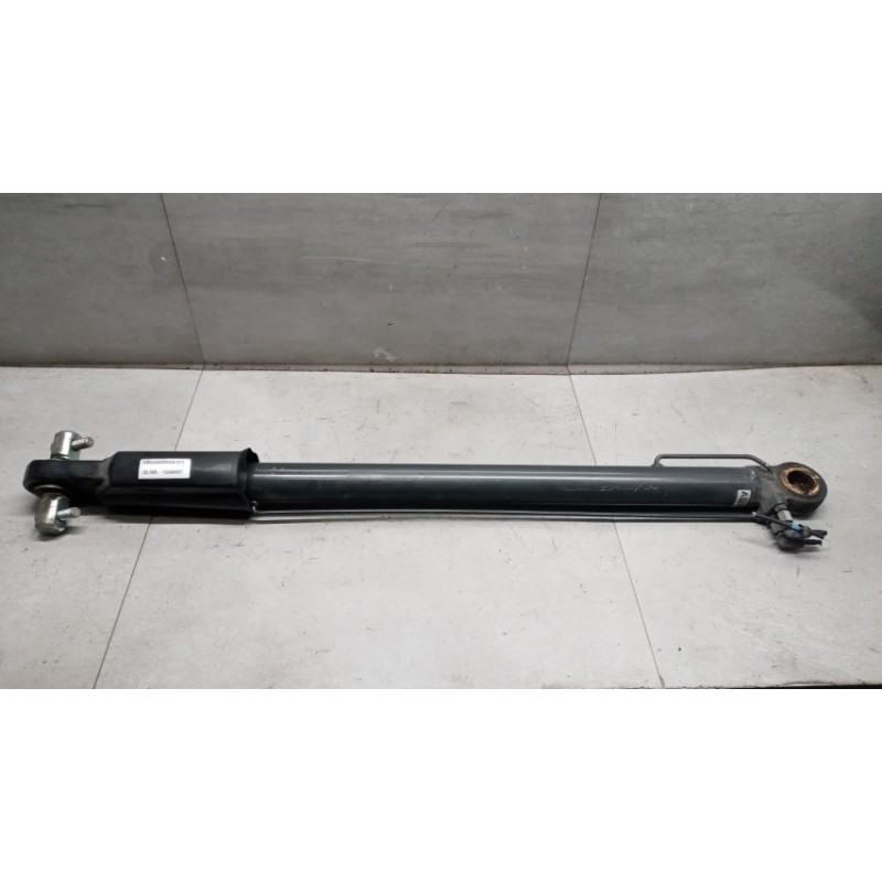 MERCEDES-BENZ truck PISTONE ALZA CABINA MERCEDES-BENZ truck Actros euro 6 2014>2021 usato