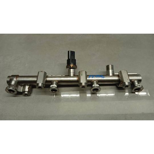 RIPARTITORE RAIL DEL CARBURANTE MERCEDES-BENZ Classe A (W177) 2018> used