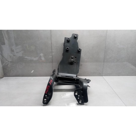 SUPPORTO PEDANA DX MERCEDES-BENZ truck Actros euro 6 2014>2021 usato