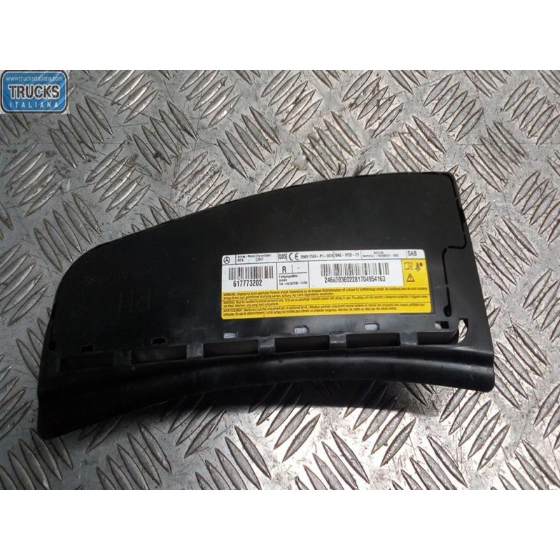 MERCEDES-BENZ AIR BAG LATERALE DESTRO MERCEDES-BENZ Classe A (W176) 2012>2014 usato