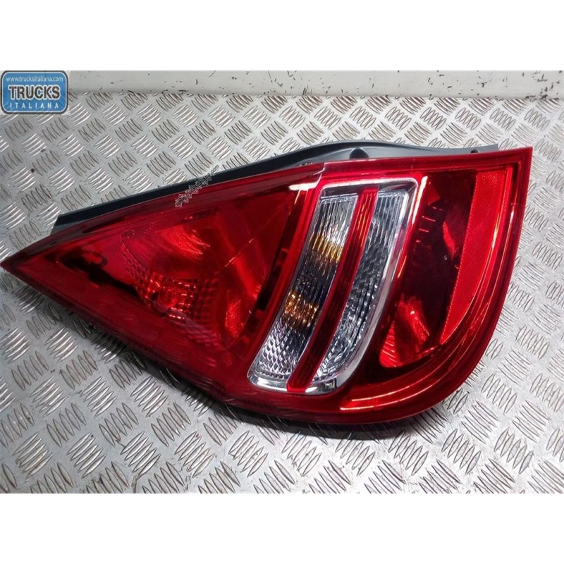 HYUNDAI FARO POSTERIORE ESTERNO SINISTRO HYUNDAI i30 2007>2010 usato