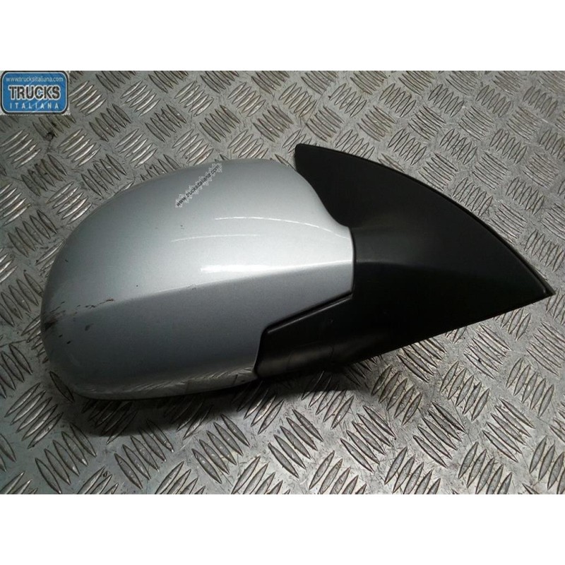 HYUNDAI RIGHT ELETRIC REAR-VIEW MIRROR  HYUNDAI i30 2007>2010 used