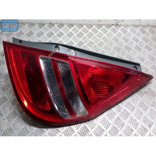 FARO POSTERIORE ESTERNO DESTRO HYUNDAI i30 2007>2010 usato