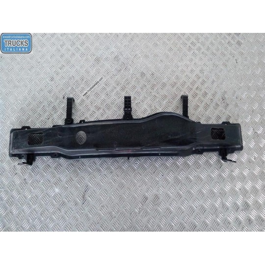 TRAVERSA POSTERIORE PARAURTO HYUNDAI i30 2007>2010 usato