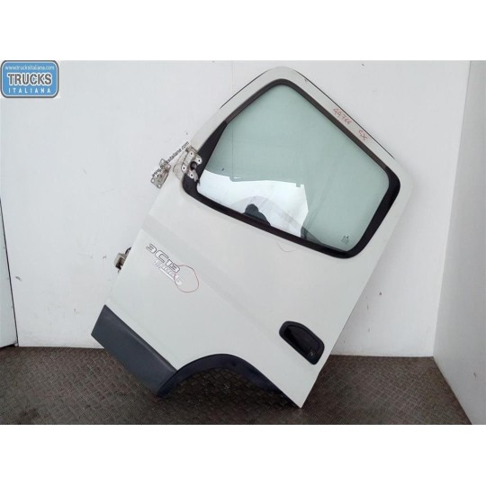 LEFT FRONT DOOR MITSUBISHI Canter used