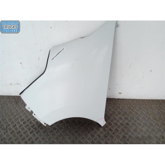 PARAFANGO ANTERIORE SINISTRO RENAULT van Master 2010>2014 usato